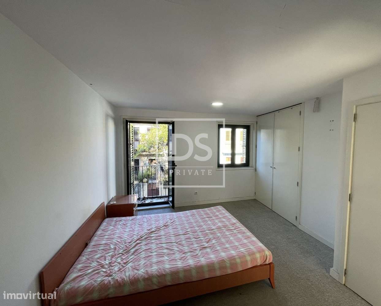 Moradia T2 com Jardim e Terraço: O Refúgio Perfeito em Ramalde (Com Re-11