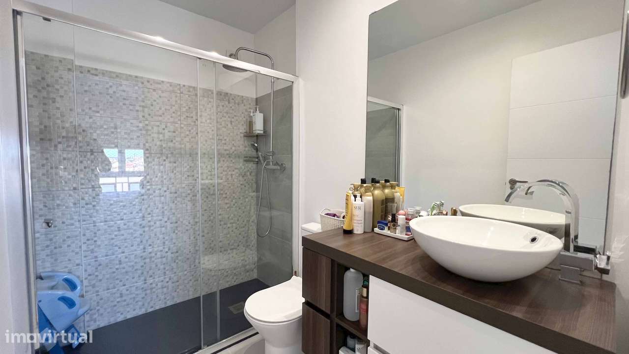 Apartamento T3 localizado em São Marcos, Lisboa-13