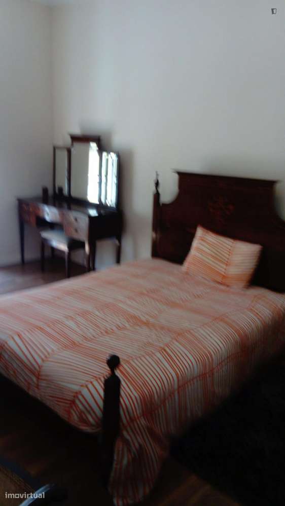 Quarto - localizado em Alameda Lisbon - Grande imagem: 2/10