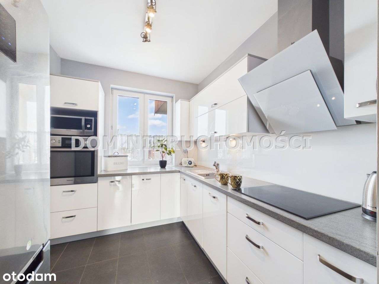 Przestronne, dwupokojowe mieszkanie na Jarotach!-6