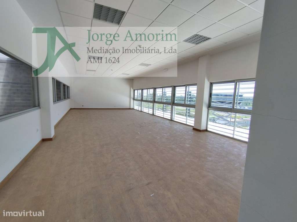 Armazém 1500 m2. Acesso a tir. Excelente parque - Grande imagem: 5/5