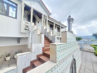 Palacete secular em Cortegaça - Grande imagem: 2/13
