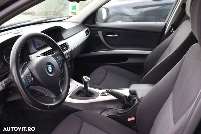 BMW Seria 3 320d - 8