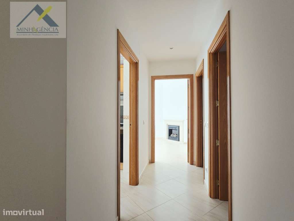 Apartamento T2 com arrecadação no Bairro Afonso Costa em Setúbal-9