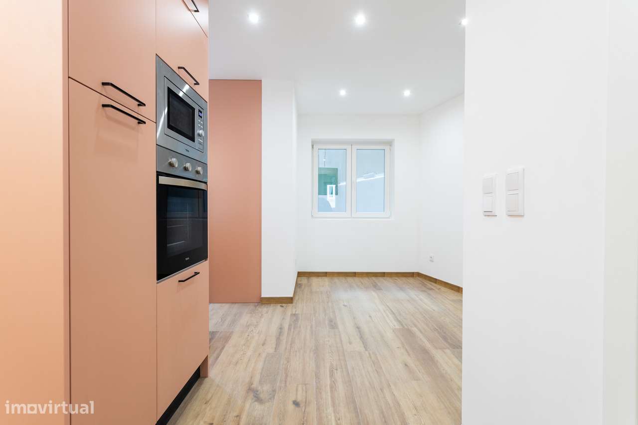 Apartamento T2 Remodelado na Prestigiada Infante Santo: Charme, Modern - Grande imagem: 4/33