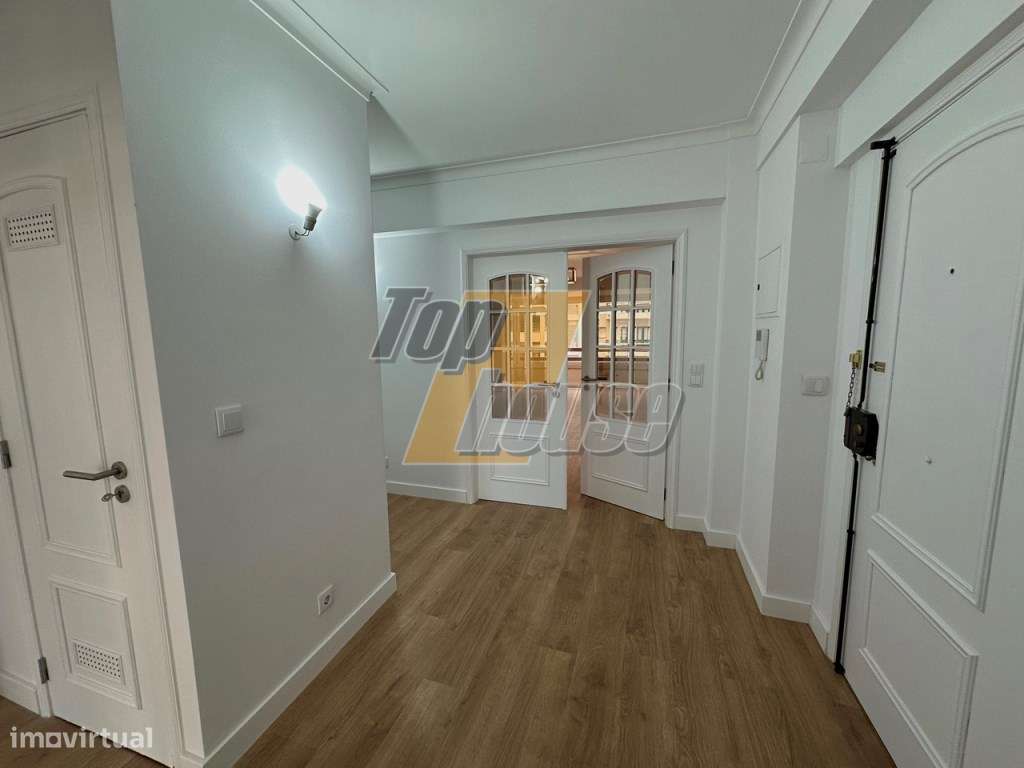 Apartamento T3 Estrada da Luz com parqueamento e arrecadação-11