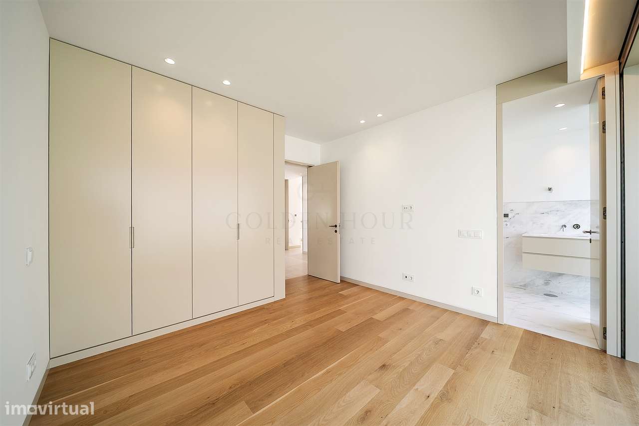 Moradia T4 de Luxo em Canidelo com Vista Mar | Golden Hour Real Estate-7