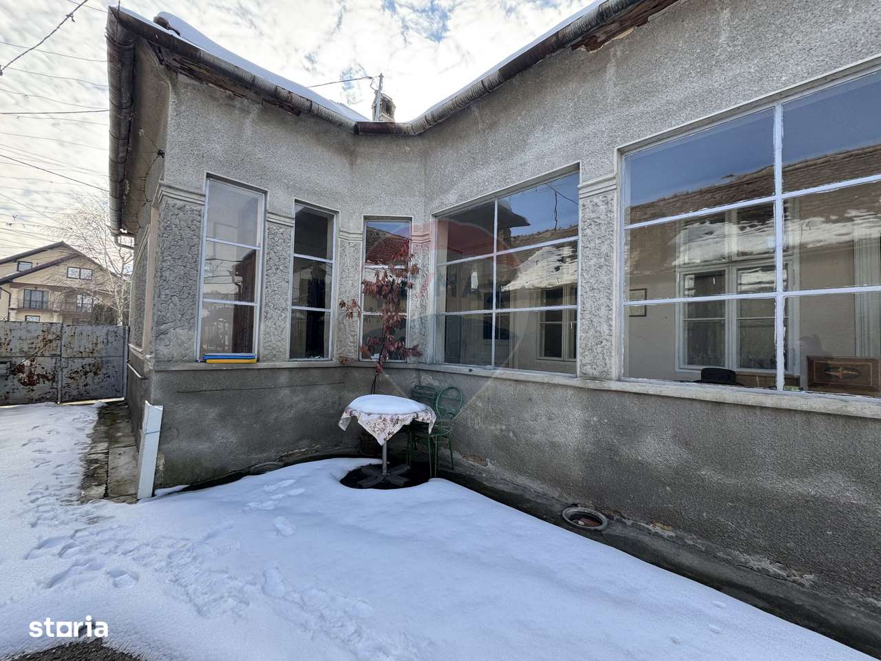 Casă pe str. Avram Iancu în Dumbrăveni-0