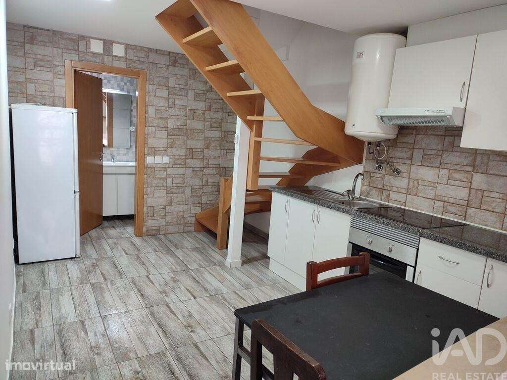 Moradia geminada T2 em Coimbra de 56 m2 - Grande imagem: 2/9