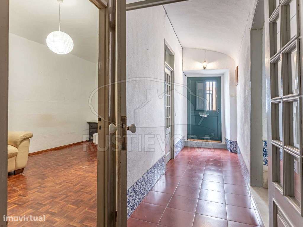 Moradia Unifamiliar T4 no Centro Histórico da Cidade - Potencial de...-23