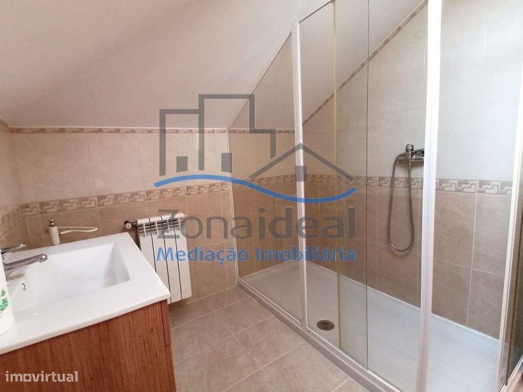 Moradia com quintal, localizada em Alenquer-17