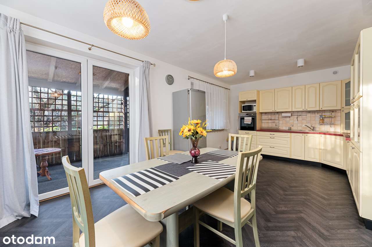 Piętrowy dom szuka właściciela!-dobrze zlokalizowany-w cichej okolicy!-1