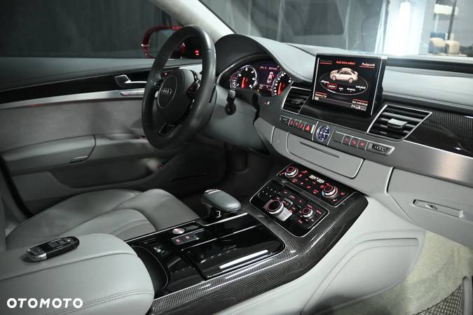 Audi A8 4.2 TDI DPF (clean diesel) quattro tiptronic - 29