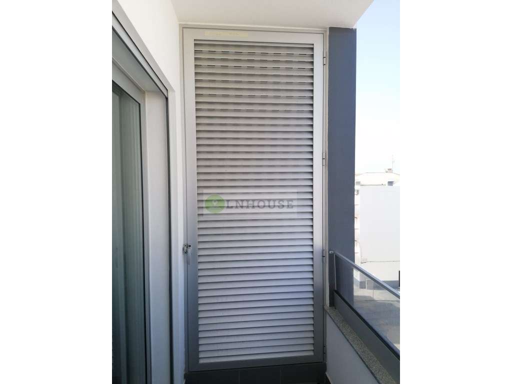 Apartamento de tipologia T1 novo a 250 m da praia de Monte Gordo.-16