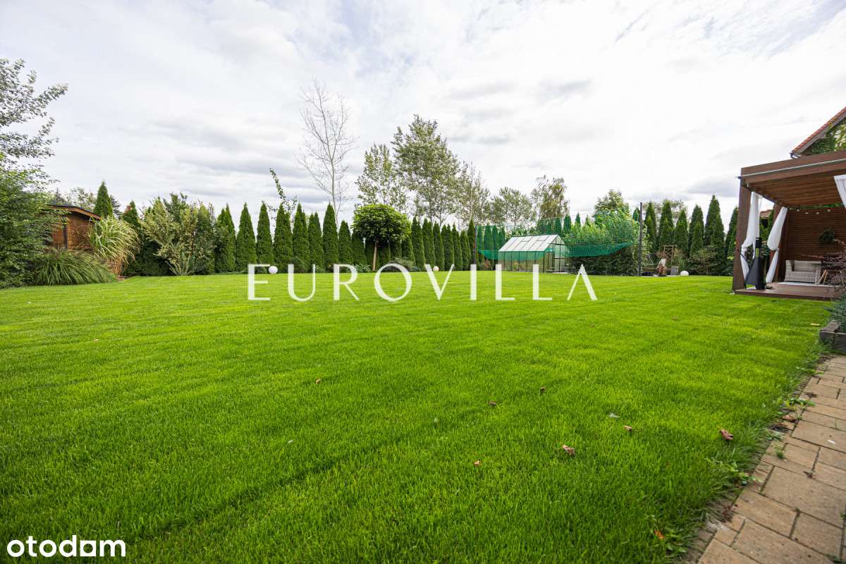 Duża działka, cicha okolica, komfortowy dom-13