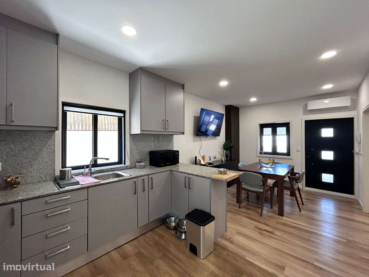 Moradia Bifamiliar  renovada T2+T1, Baguim do Monte-18
