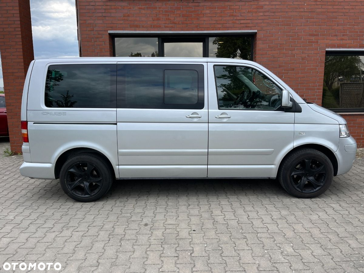 Volkswagen Multivan - 22