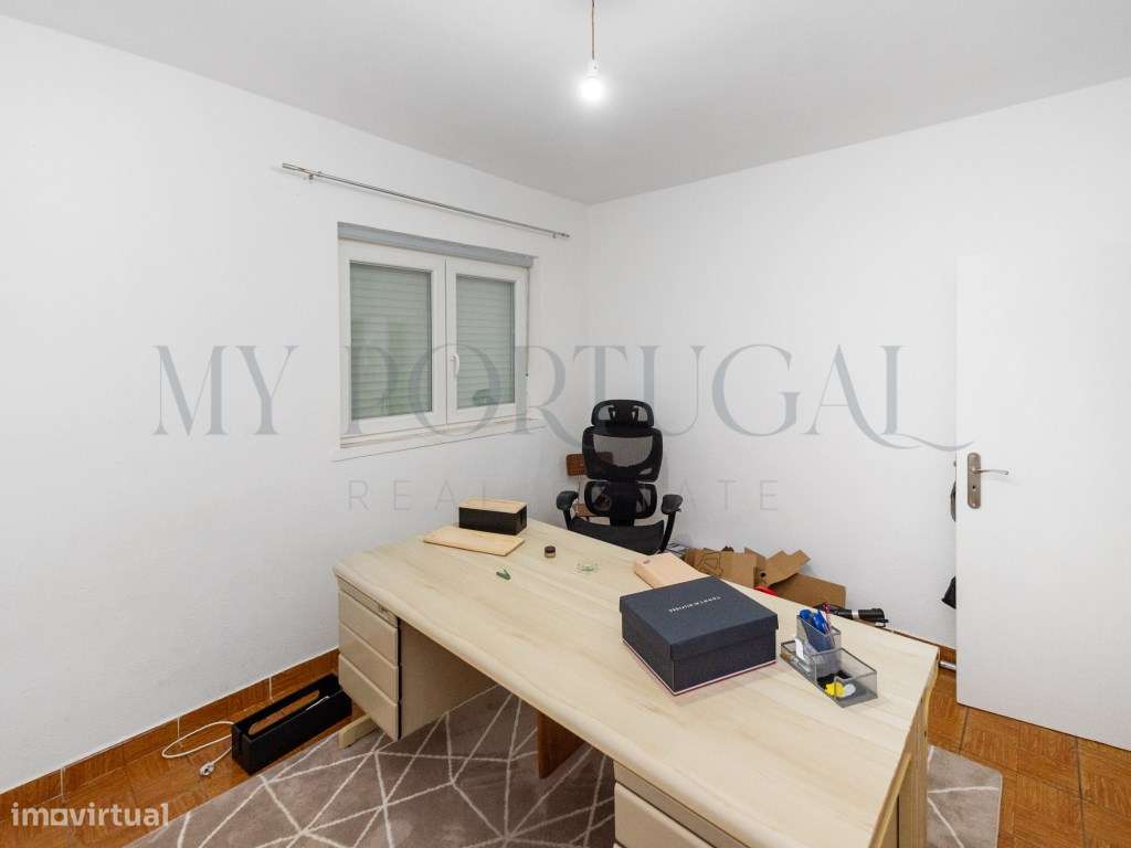 Oportunidade Única de Investimento no Coração Histórico de Trancoso-24