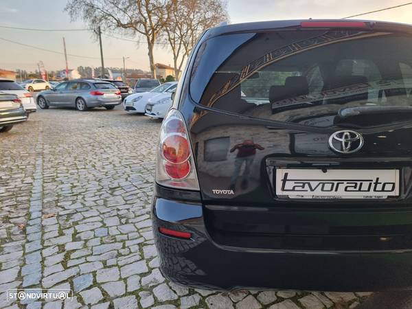 Toyota Corolla Verso 2.2 D-4D High Pack - 25