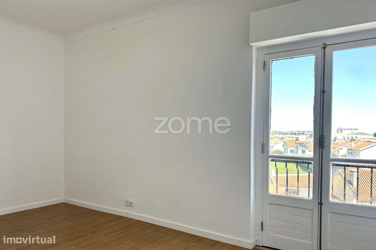 T1 Luminoso com varanda e elevador - Grande imagem: 5/22