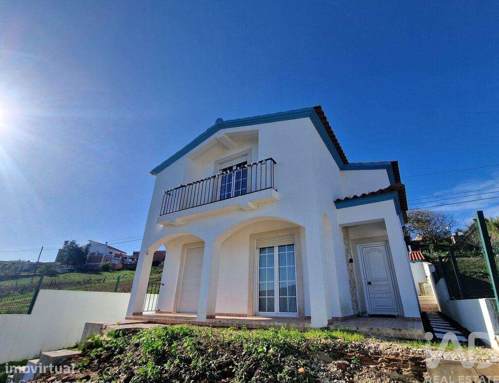 Casa / Villa T2 em Caldas da Rainha - Nossa Senhora do Pópulo, Coto e - Grande imagem: 1/28