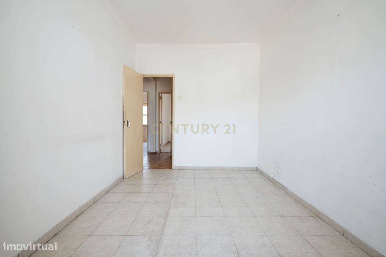 Oportunidade Investimento - Apartamento T2 | Mercês | Algueirão Mem Ma-14