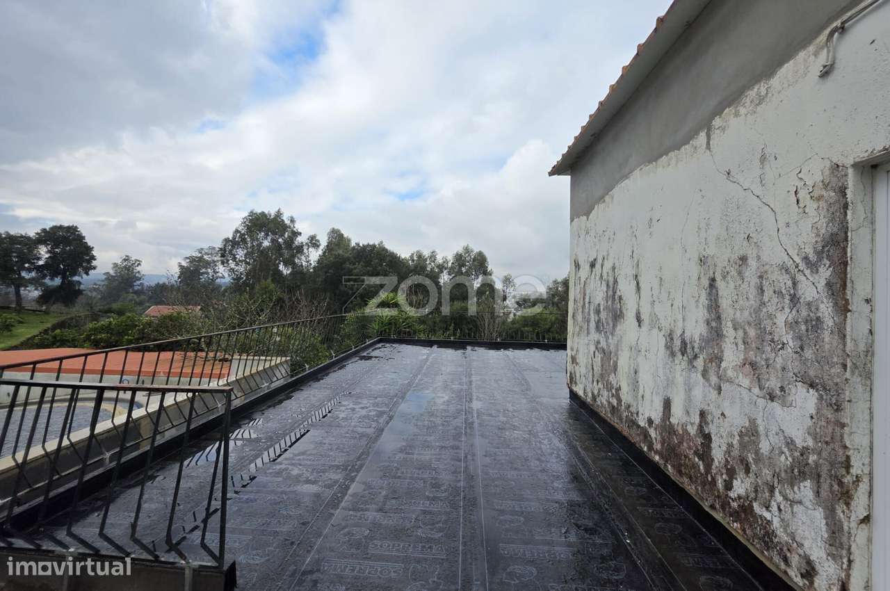 Moradia (Bi-Familiar) - Remodelação de T2 - Grande imagem: 5/36