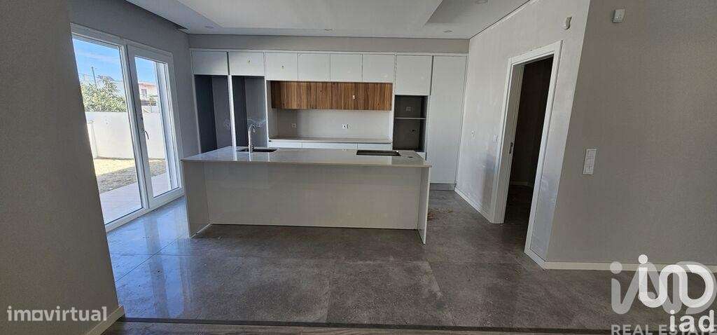 Moradia isolada T4 em Azeitão - Grande imagem: 3/40