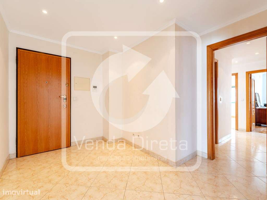 Apartamento T3 com estacionamento - Fidalguinhos, Barreiro-9