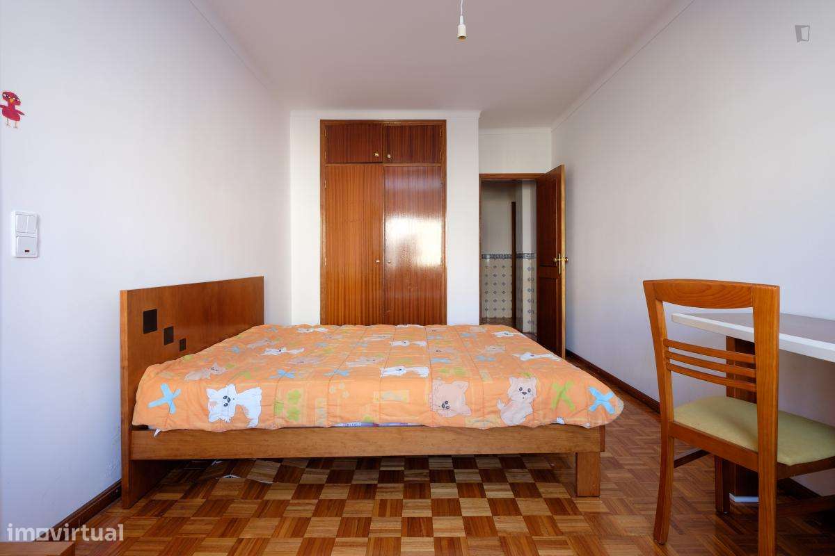 Quarto - localizado em Norton de Matos Coimbra - Grande imagem: 2/6
