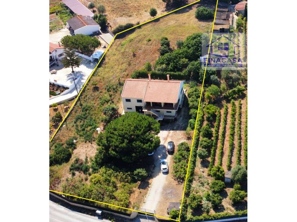 Moradia T4 isolada inserida em terreno com 5000m2 - Camarral (Palmela)-41