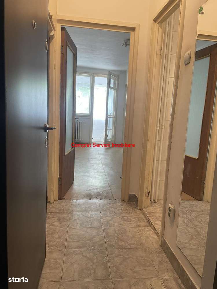 Apartament de to_renovation la et. 1, Strada Poiana Vadului, Drumul Taberei, Bucuresti