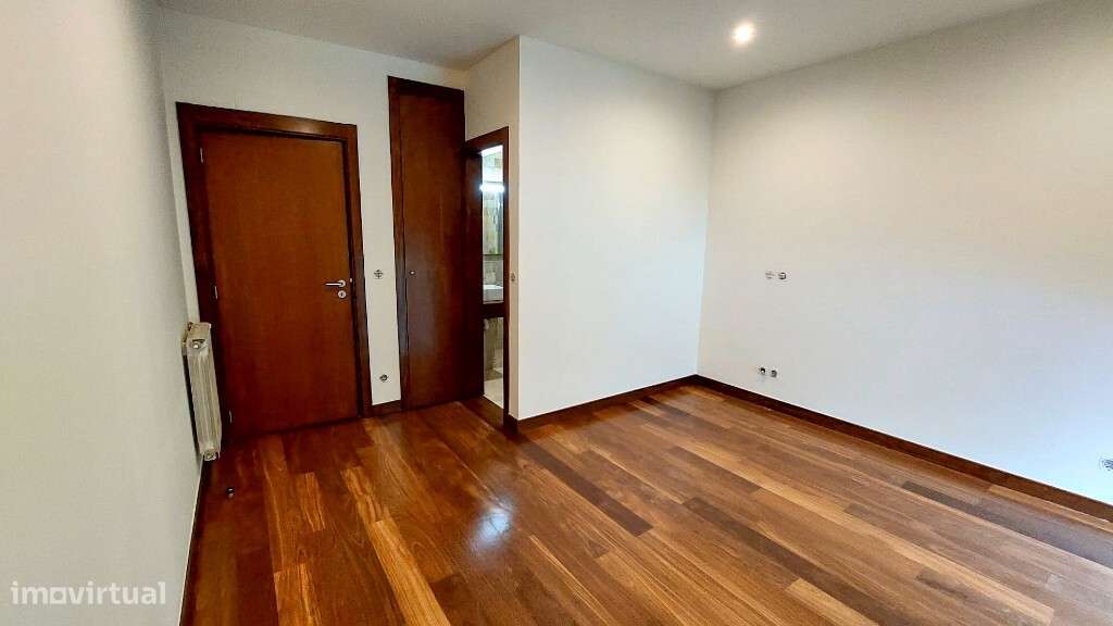 Moradia V4+1 em Banda com Piscina - Dume, Braga-22