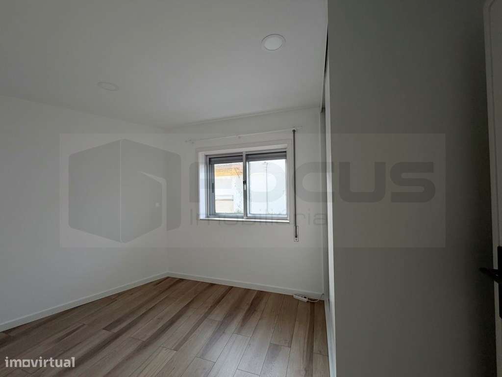 Apartamento T2 renovado com terraço Esgueira - CENTRO-11