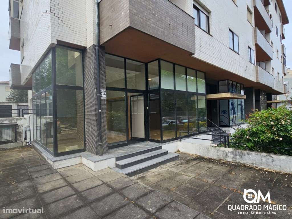 Loja à Venda em Ramalde com Localização Estratégica junto ao Hospit...-22