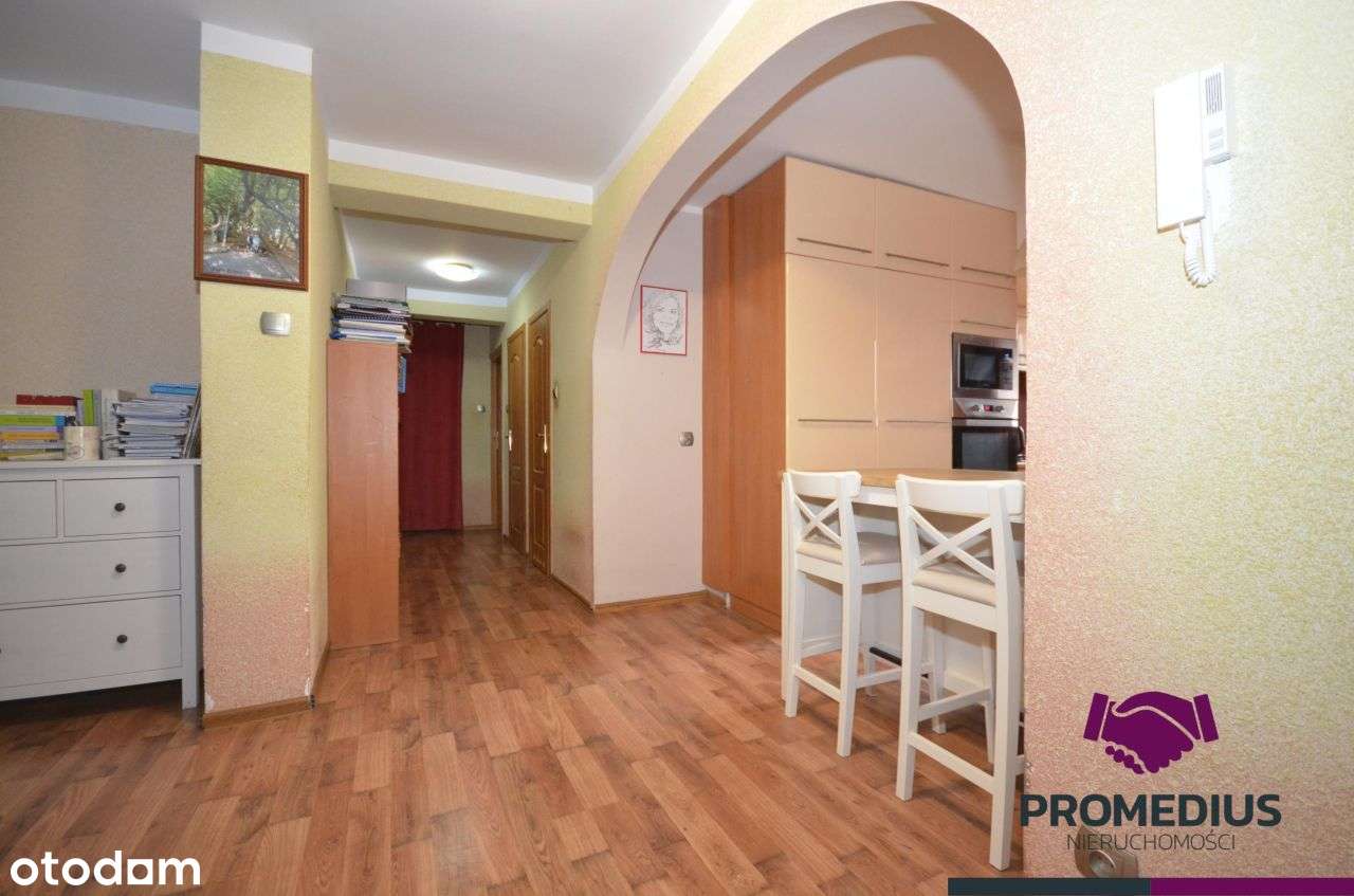 4 pokojowe mieszkanie z loggią, piwnicą i garażem-9