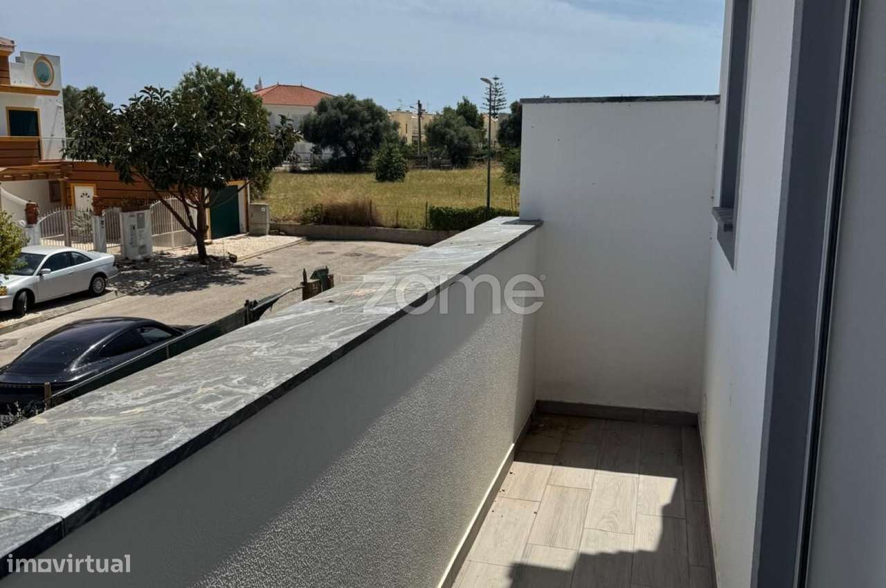 Moradia T4 com 2 Suites-32