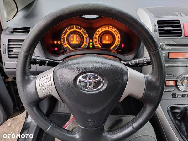 Toyota Auris 1.4 D-4D - 27