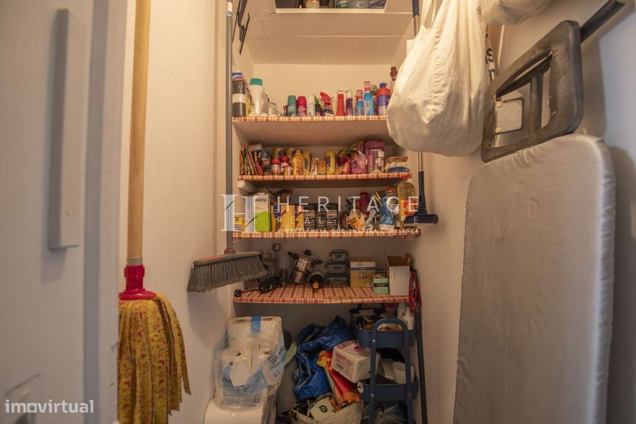 T2 com excelente luz natural no Lavradio | Próximo de tudo-17