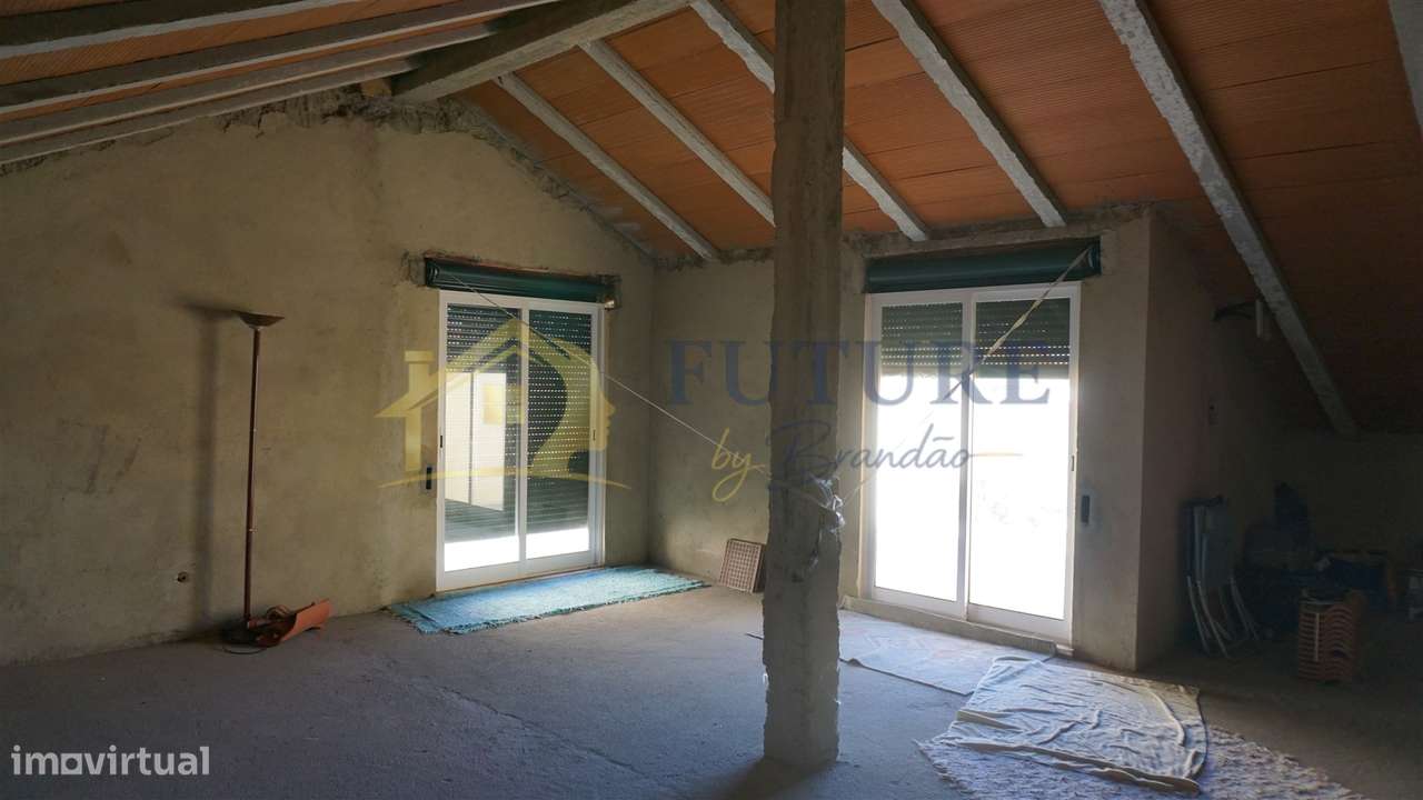 Moradia T3 Venda em Santa Iria de Azoia, São João da Talha e Bobadela,-29