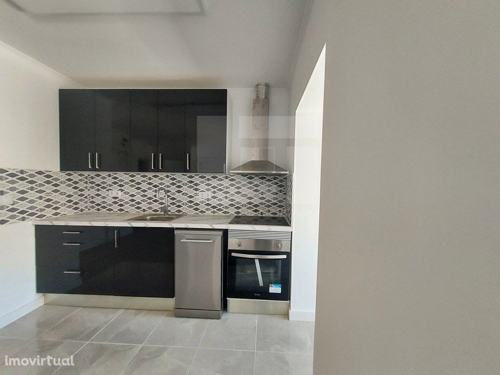 Apartamento T2 em edifício totalmente...