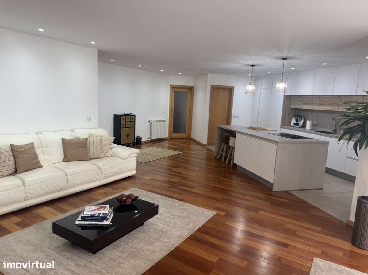 T3 em Lavra para venda com terraço e piscina a 100mts da praia - Grande imagem: 4/18