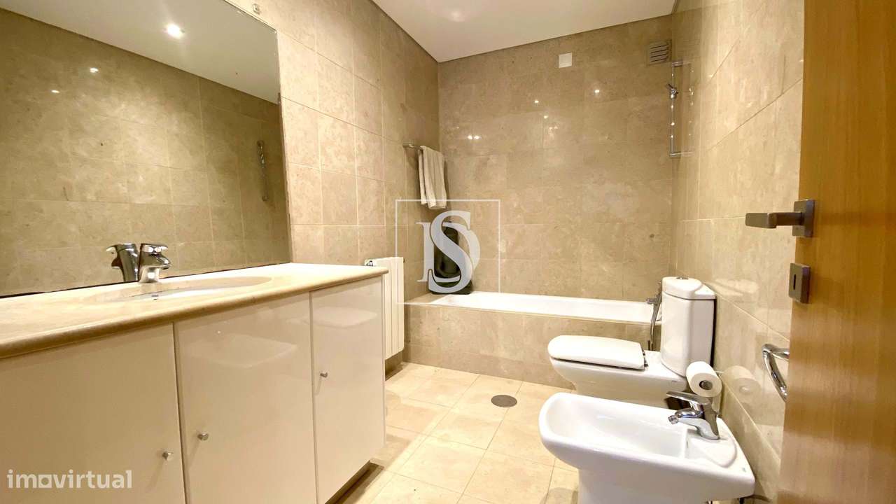 T3 com 170m² | Terraço Privativo de 200m² | Renovado | Santo Tirso-13