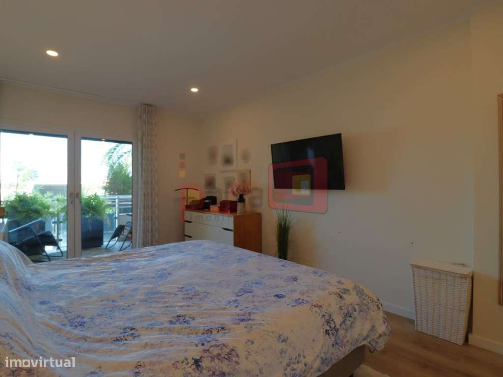 APARTAMENTO T3 COM GARAGEM BOX - MONTIJO-40