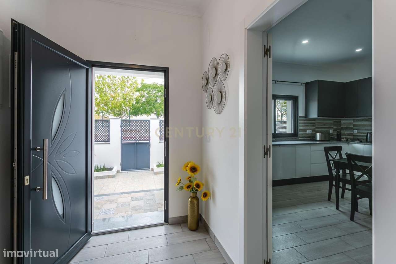 Moradia T3 Térrea com Piscina - Nova - Grande imagem: 4/30