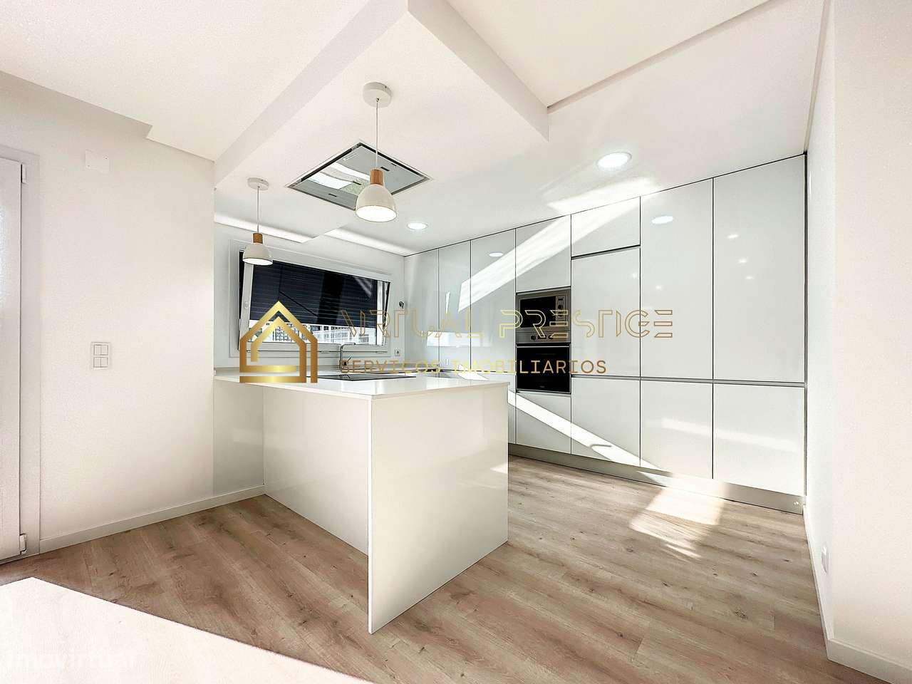 Moradia T4 nova com piscina e garagem – Charneca da Caparica-2