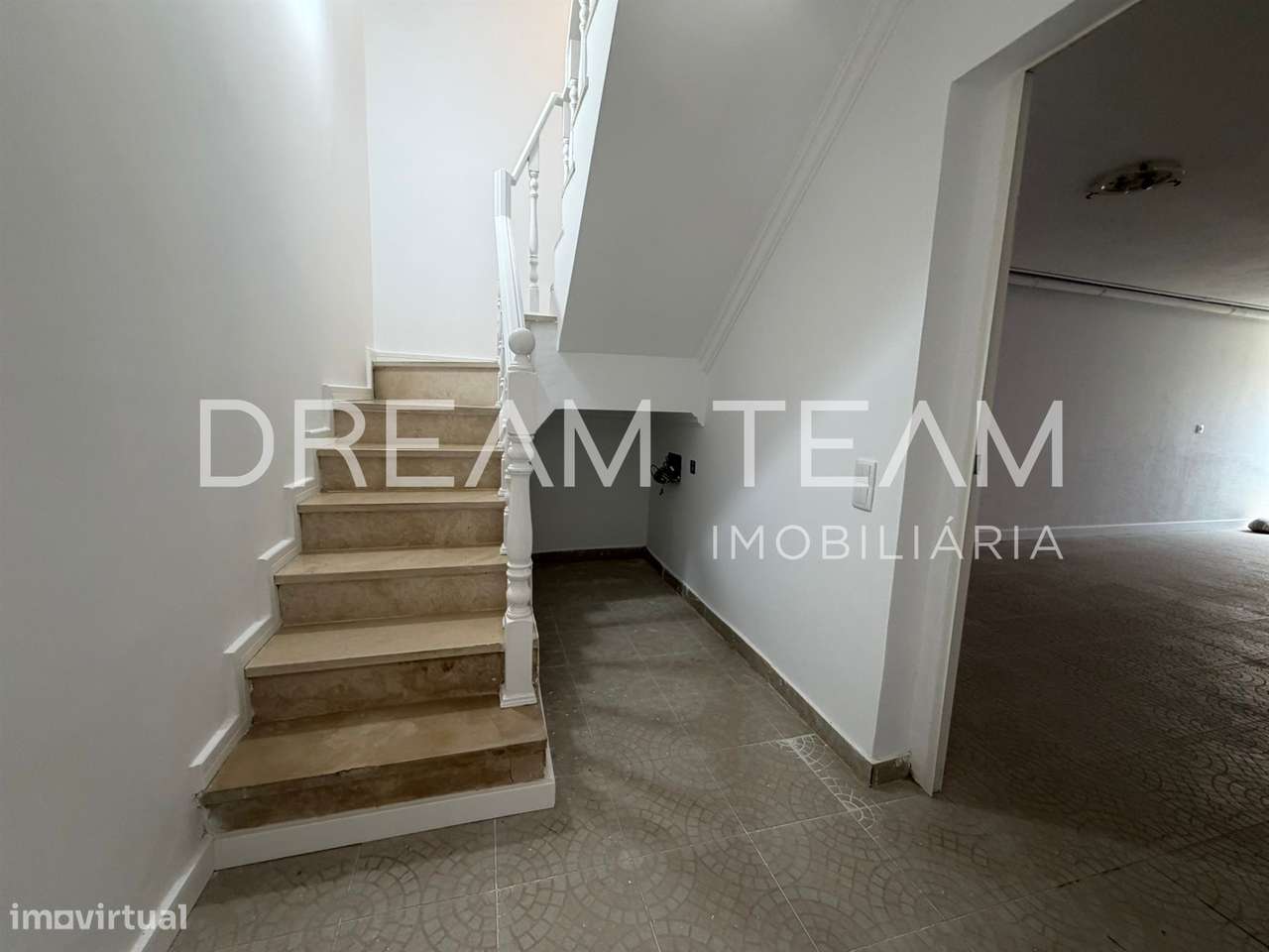 Moradia T4  com Piscina e Lote de 900 m² – Qta da Serralheira, Setúbal-24