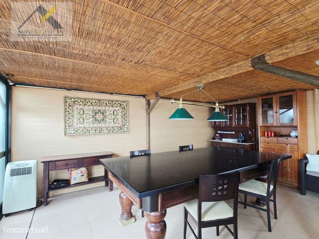Apartamento T3 com terraço e garagem no Bairro Dias em Setúbal-25