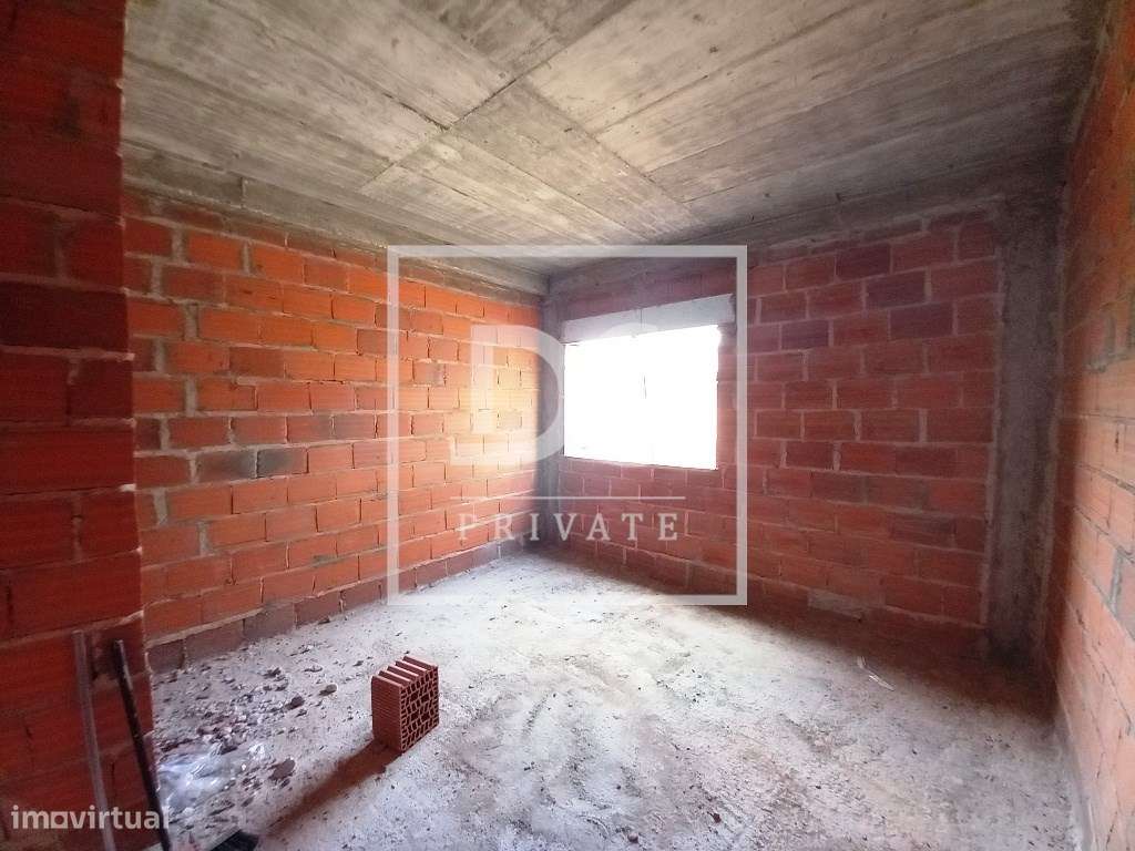 Moradia T3 Térrea unifamiliar de arquitetura moderna em fase de constr-19