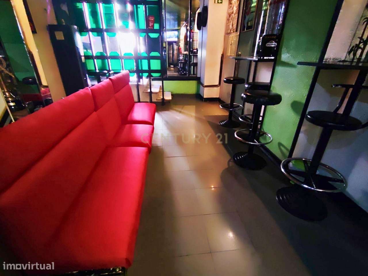 Loja e Bar junto à Avenida Duque de Loulé - Grande imagem: 2/17